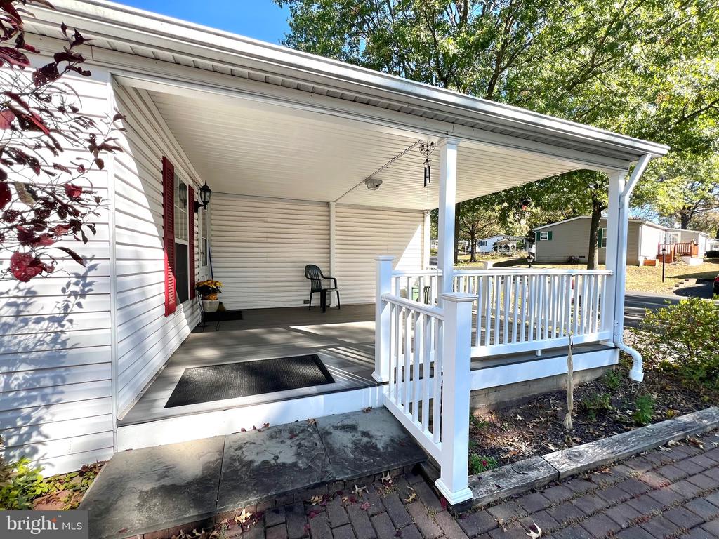 153 Deerfield Dr