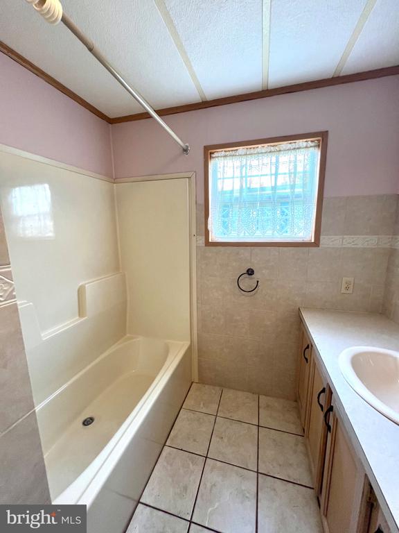 153 Deerfield Dr