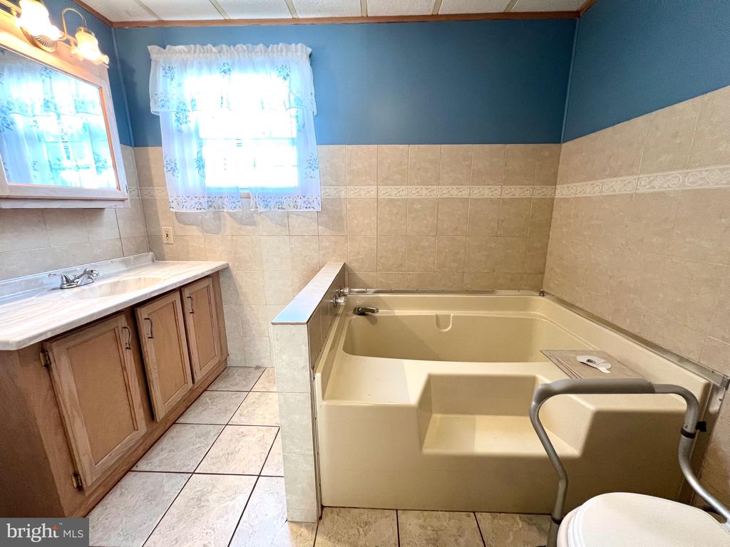 153 Deerfield Dr