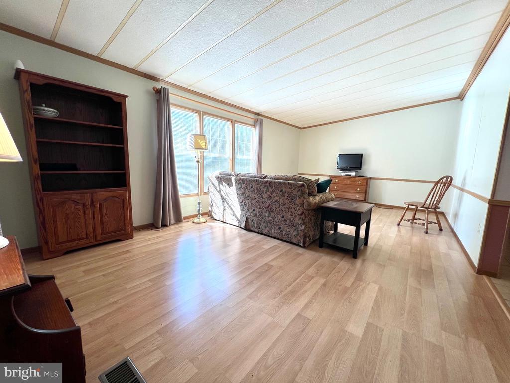 153 Deerfield Dr