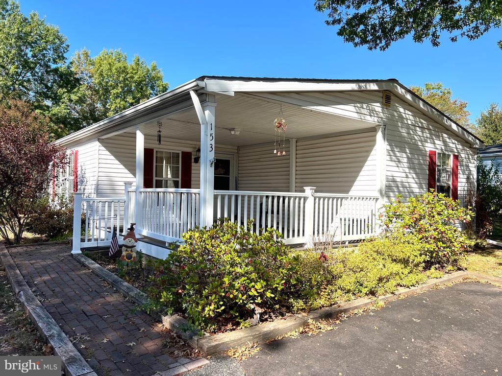 153 Deerfield Dr