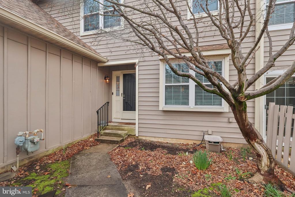 104 Evergreen Ct