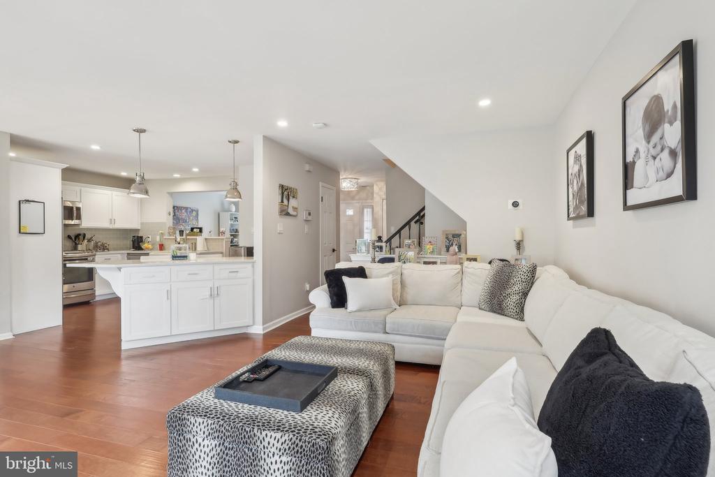 104 Evergreen Ct