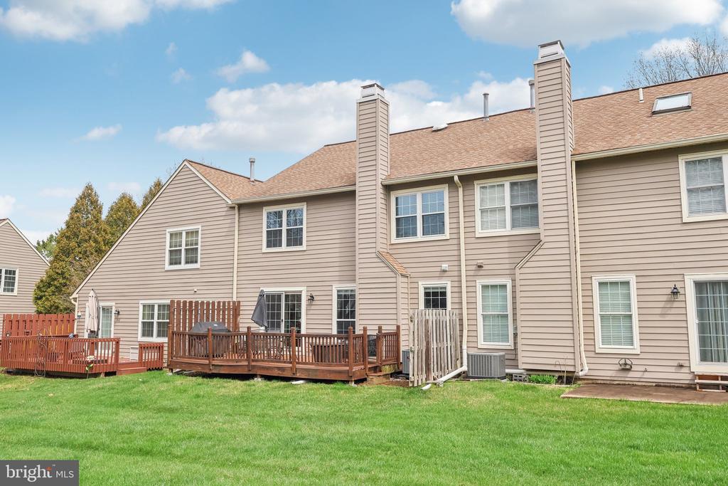 104 Evergreen Ct