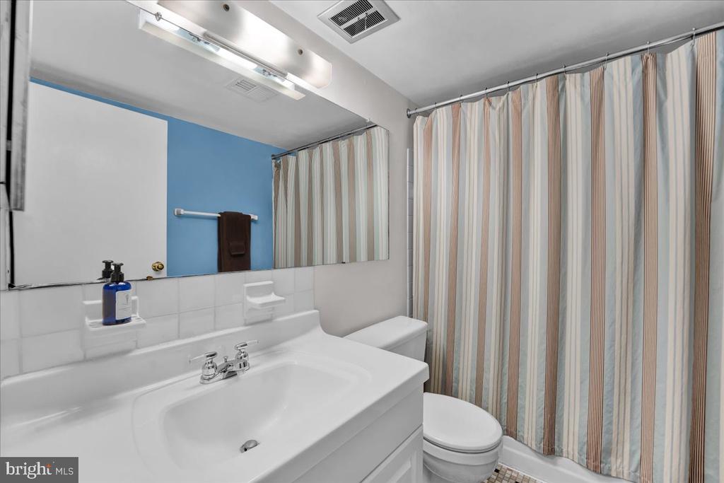 501 N Bethlehem Pike #2-B
