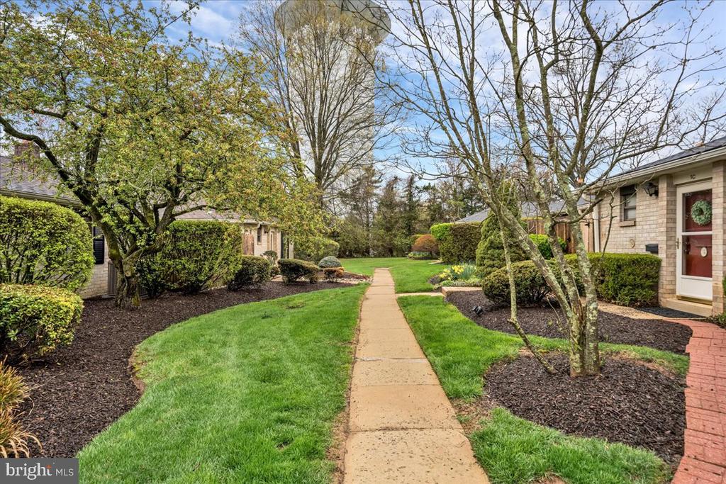 501 N Bethlehem Pike #2-B