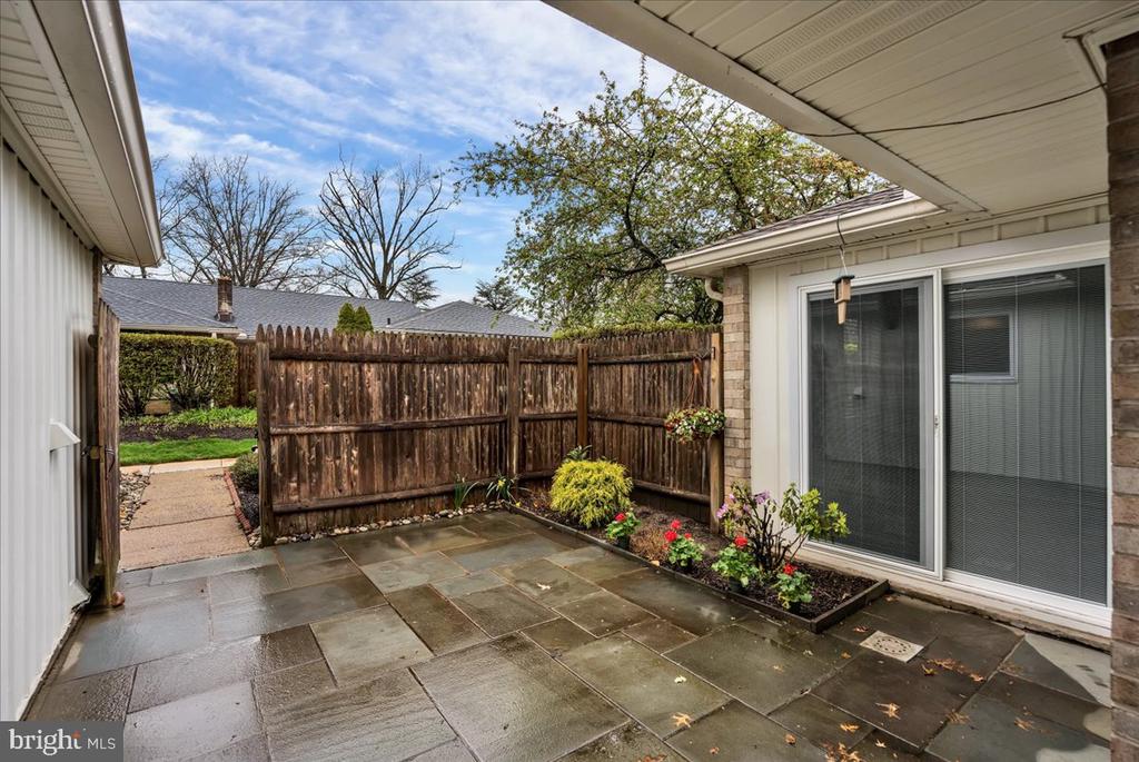 501 N Bethlehem Pike #2-B