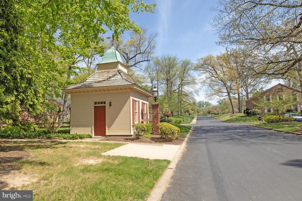 130 Nottoway Dr #L 5h