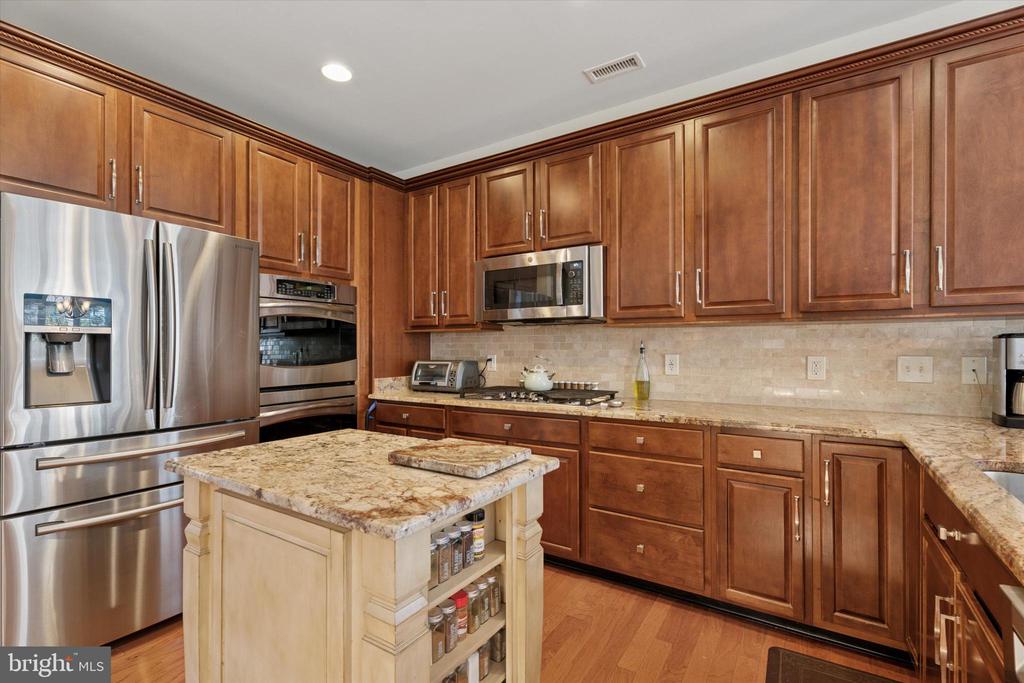432 Primrose Dr