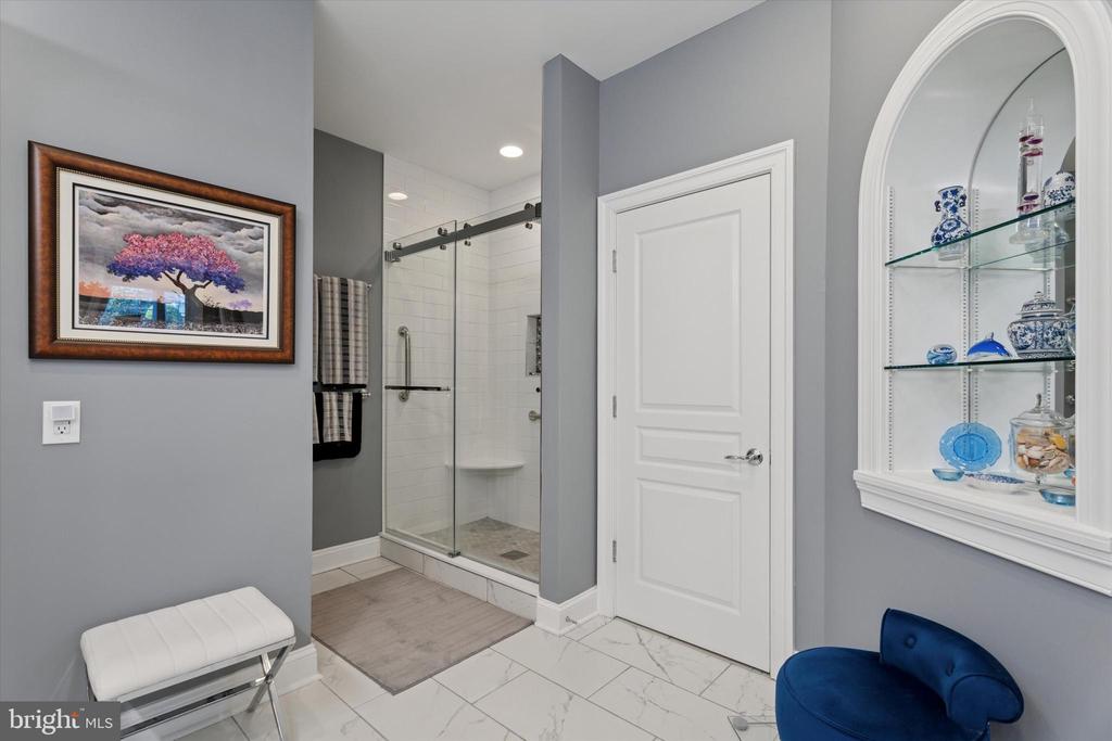 432 Primrose Dr