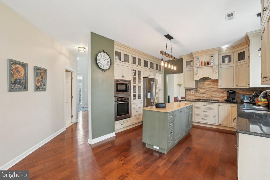 1107 Greystone Rd