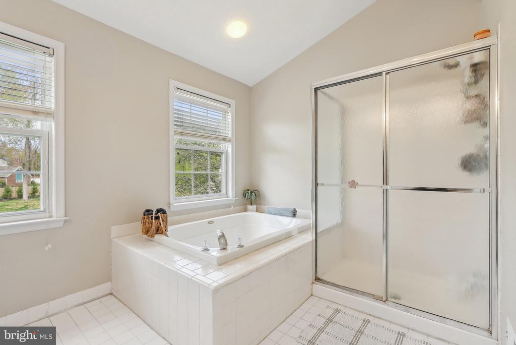 1107 Greystone Rd