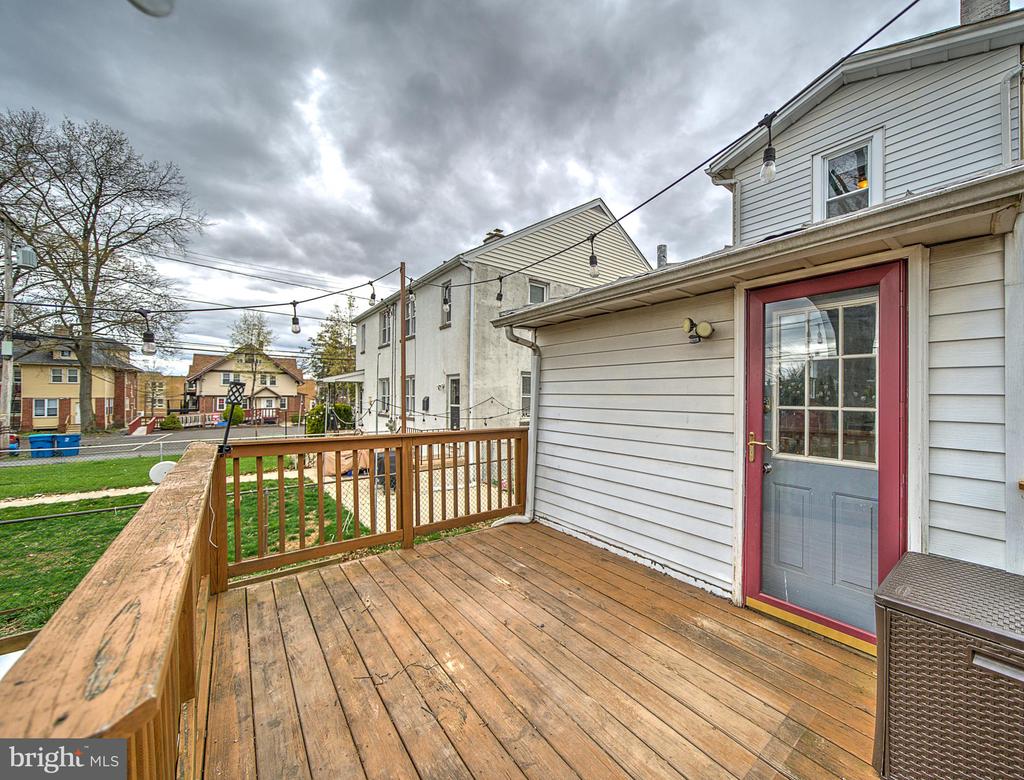 24 E 4th St