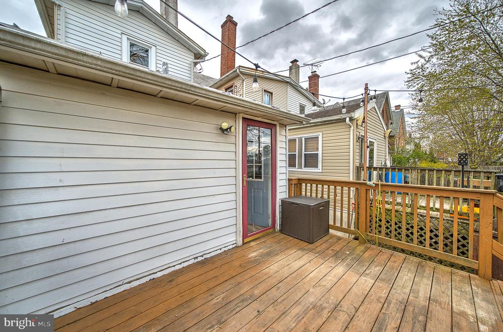 24 E 4th St