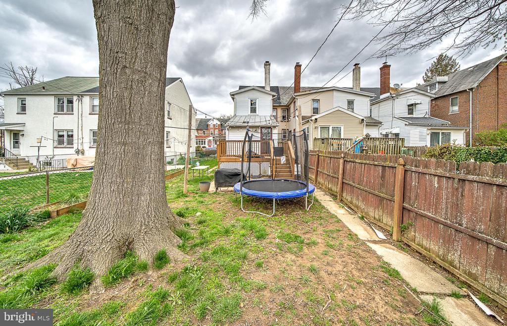 24 E 4th St