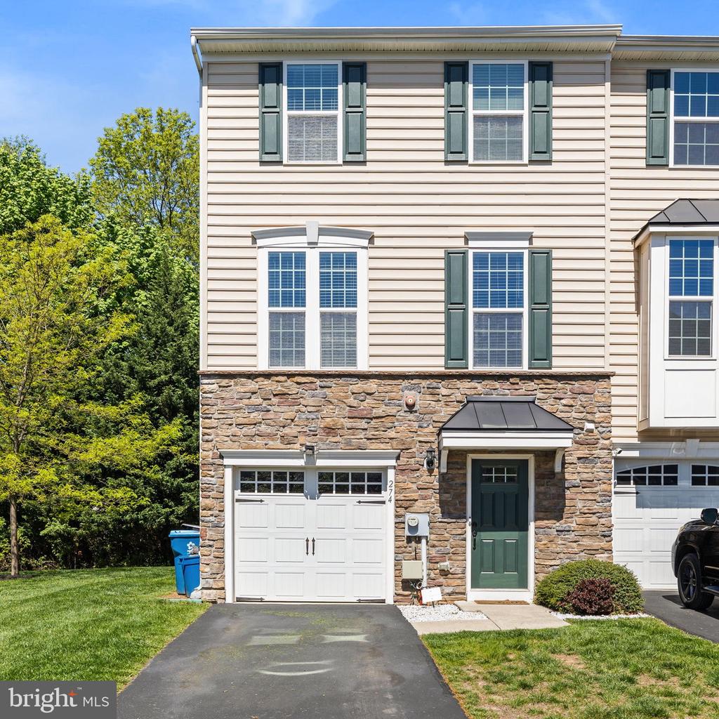 274 MacDonald Ave #22