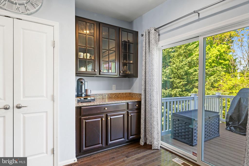 274 MacDonald Ave #22