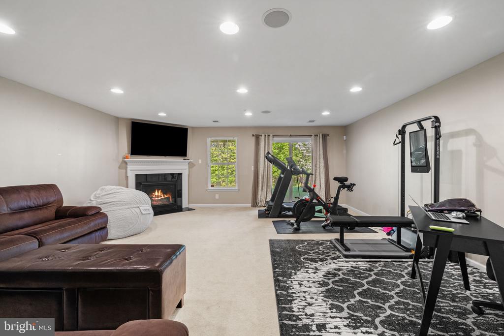 274 MacDonald Ave #22