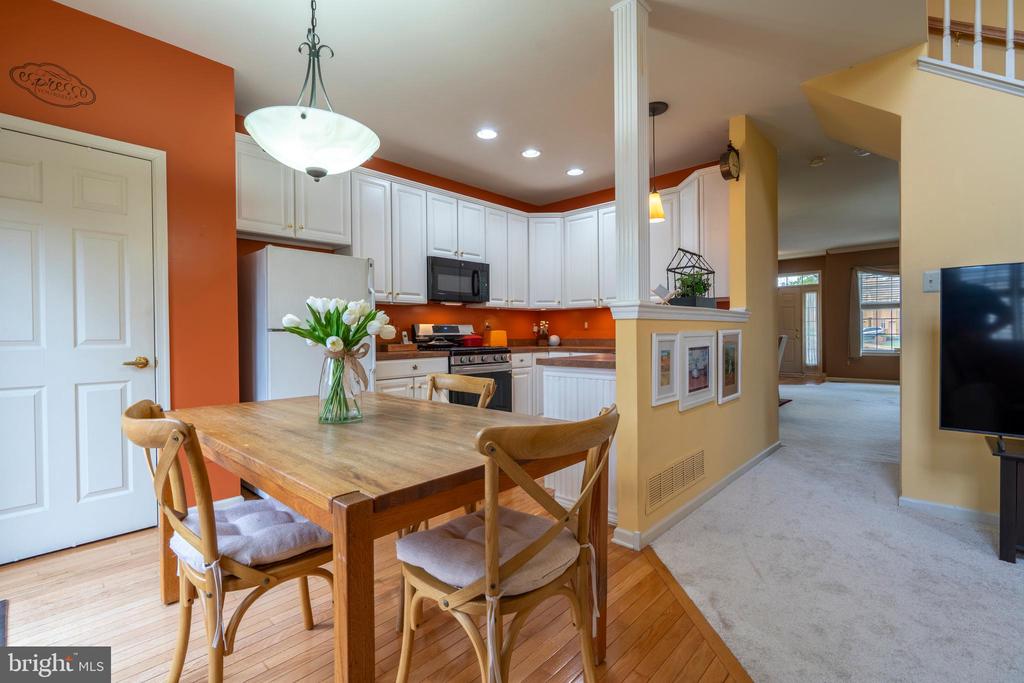 121 Castle Dr
