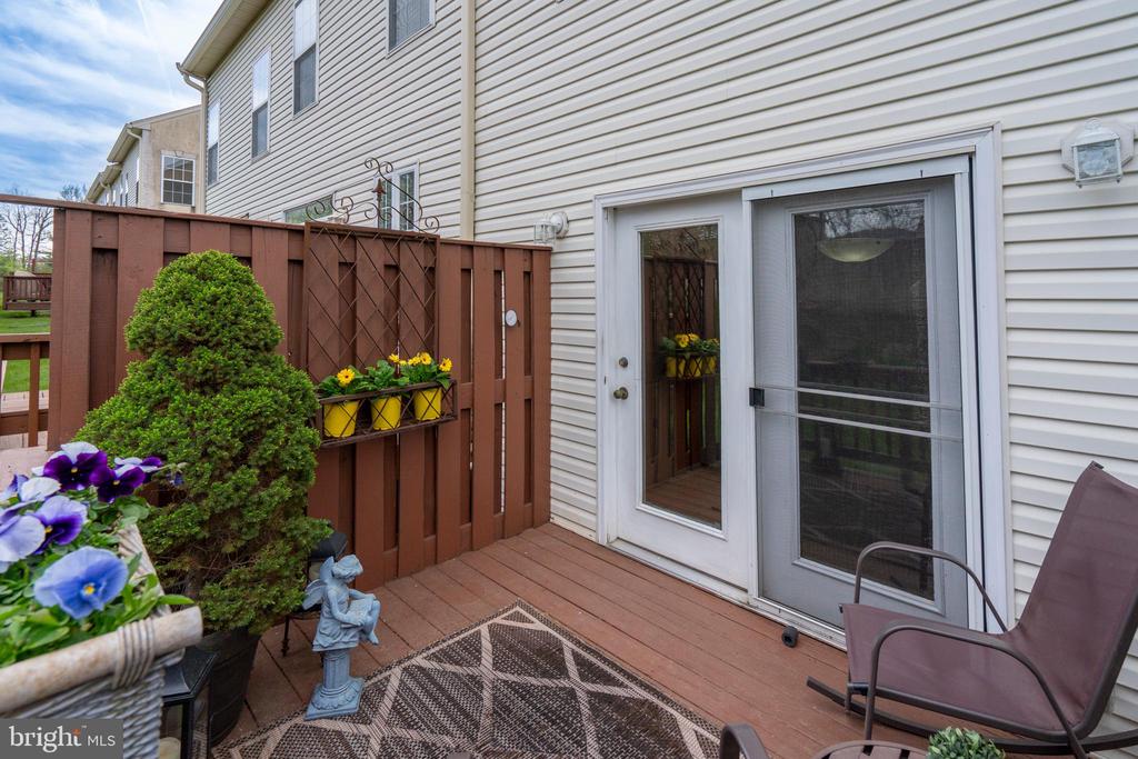 121 Castle Dr