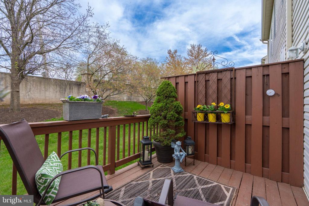 121 Castle Dr