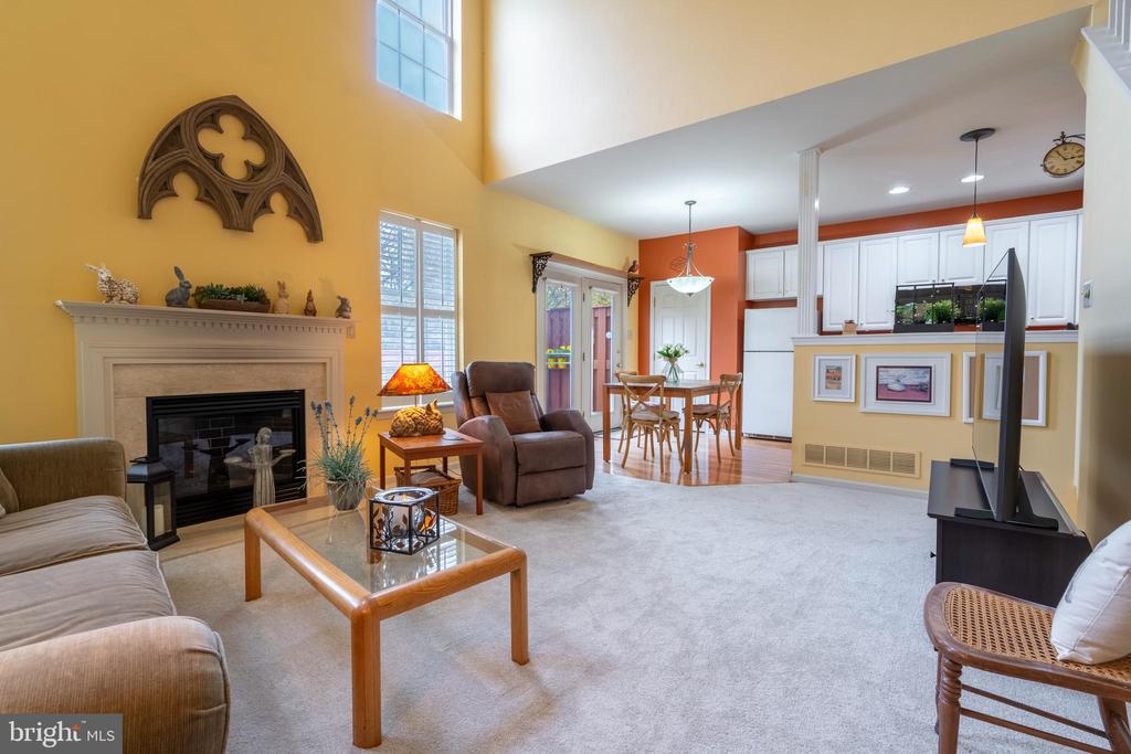 121 Castle Dr