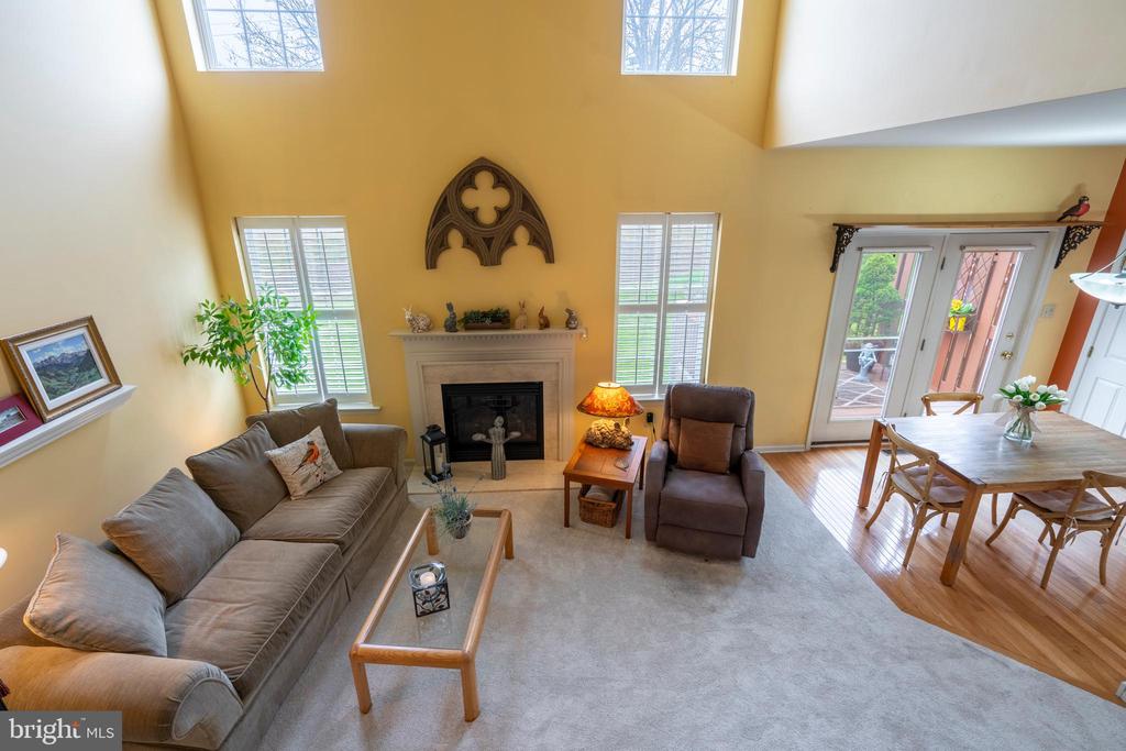 121 Castle Dr