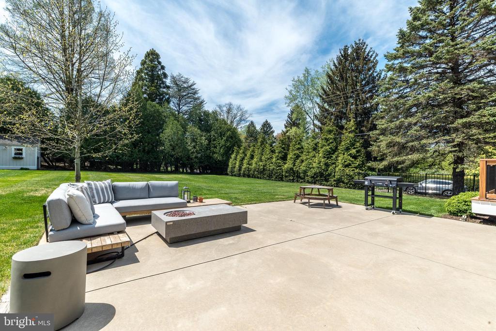 402 Cowpath Rd