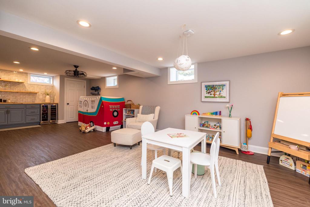 402 Cowpath Rd