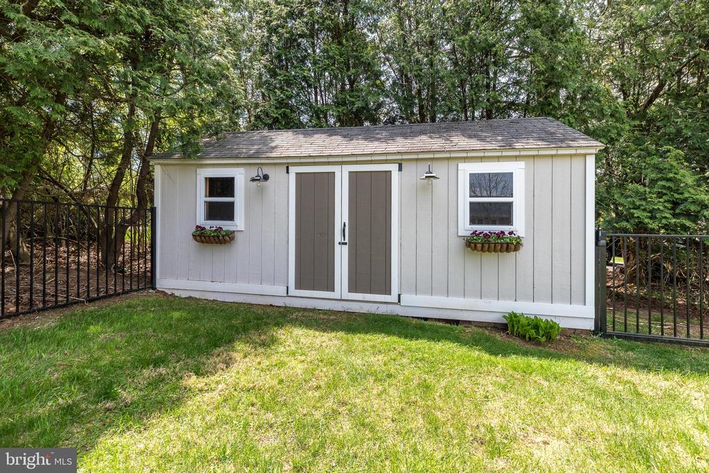 402 Cowpath Rd