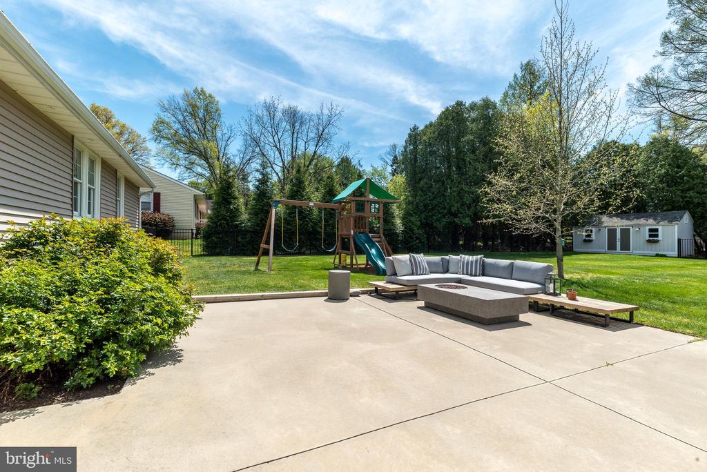 402 Cowpath Rd