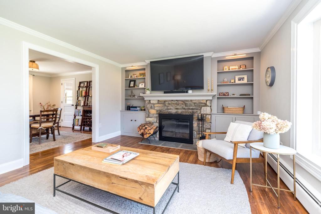 402 Cowpath Rd