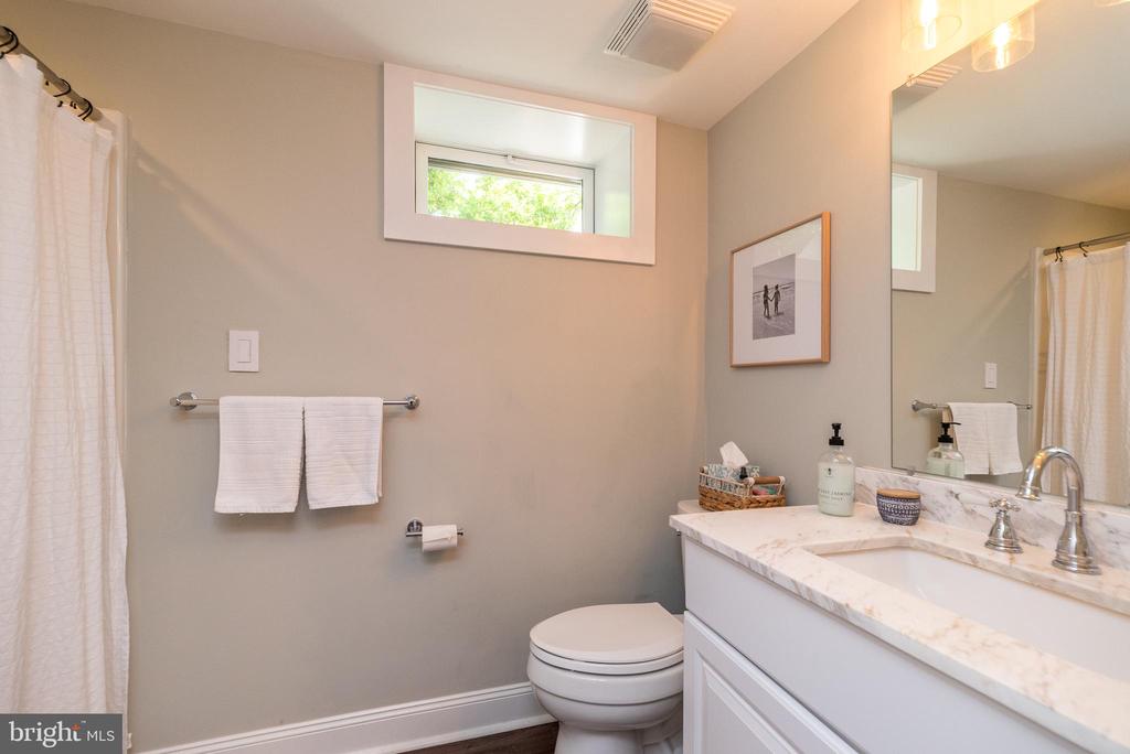 402 Cowpath Rd