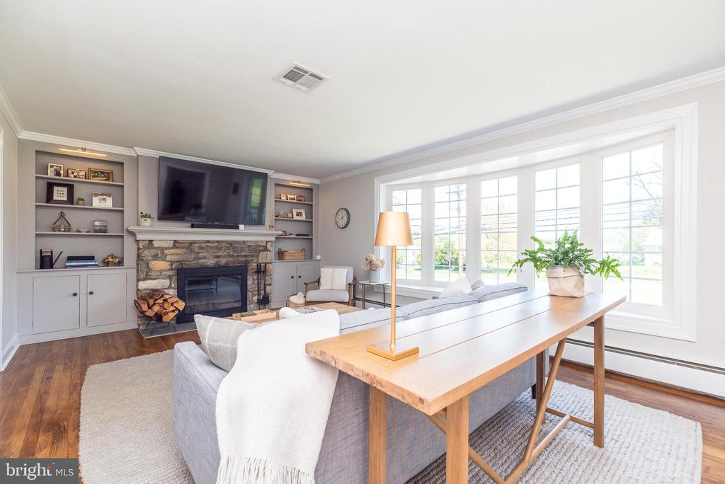 402 Cowpath Rd