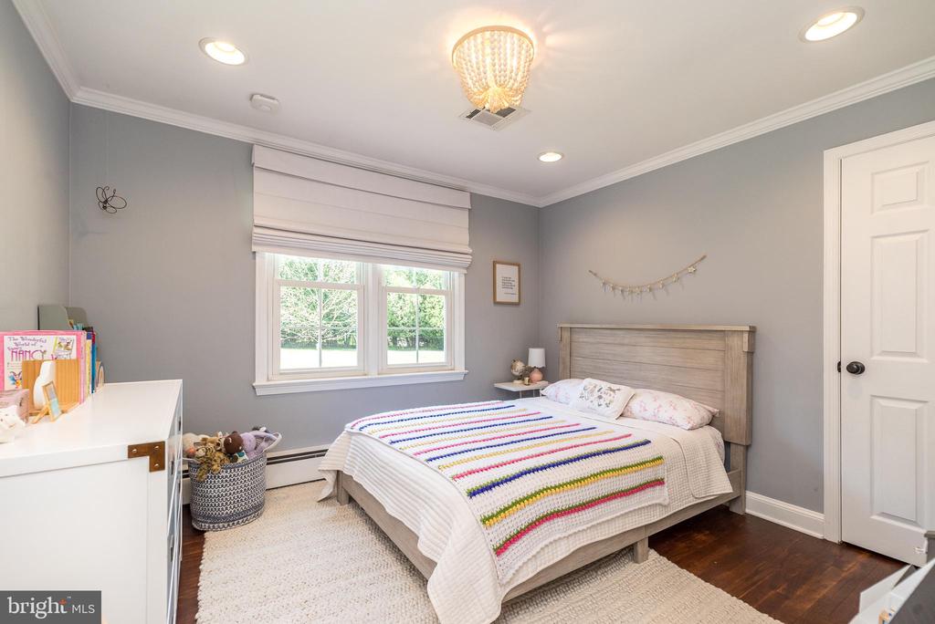 402 Cowpath Rd
