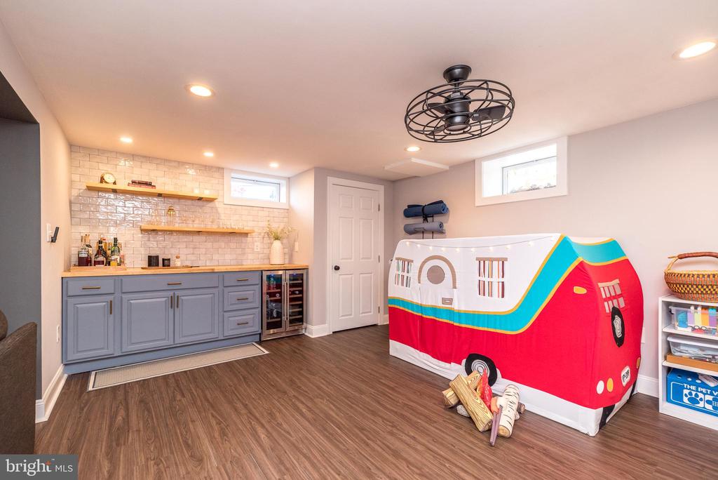 402 Cowpath Rd