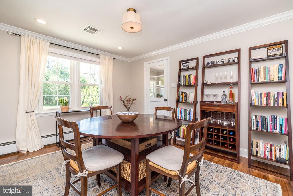 402 Cowpath Rd