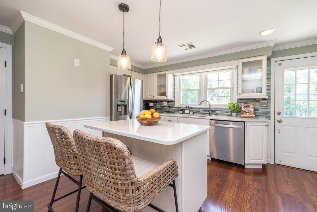 402 Cowpath Rd