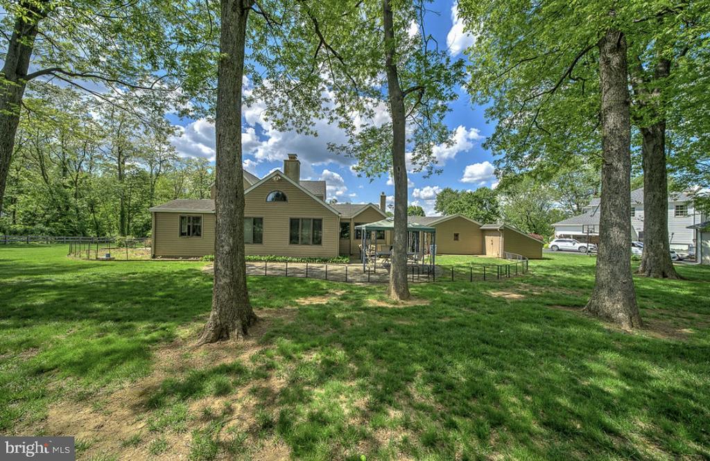 112 Samantha Dr