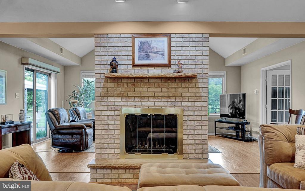 112 Samantha Dr