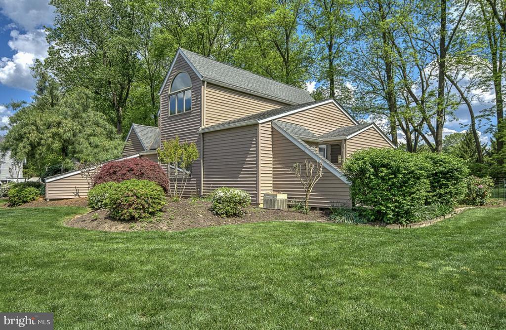 112 Samantha Dr