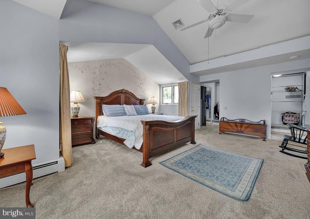 112 Samantha Dr