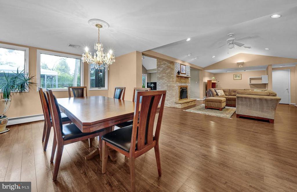 112 Samantha Dr