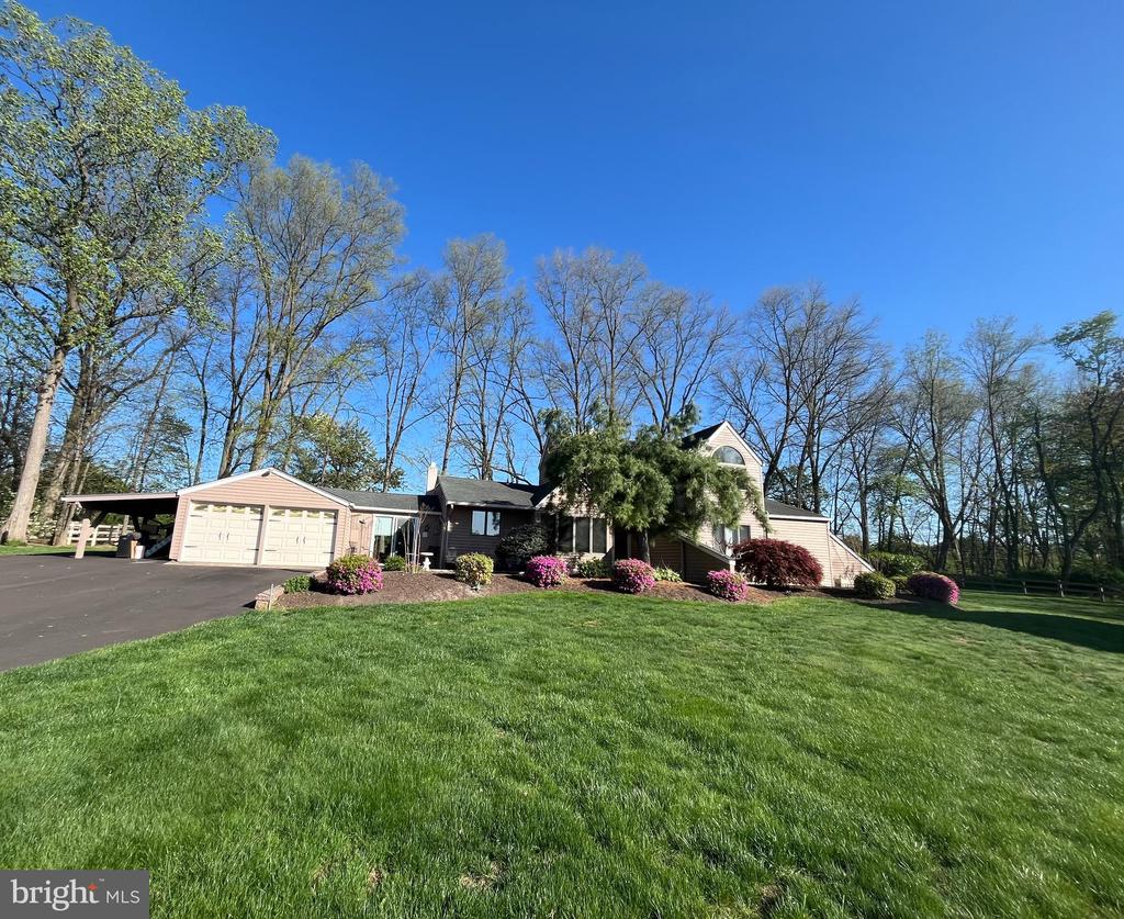 112 Samantha Dr