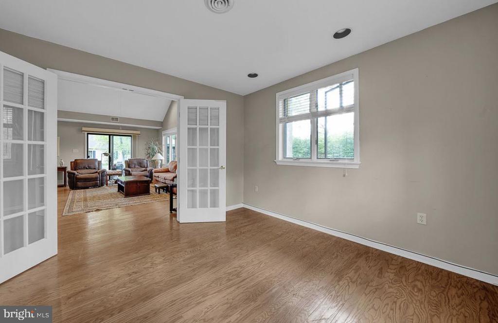 112 Samantha Dr