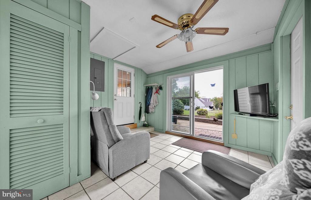 112 Samantha Dr