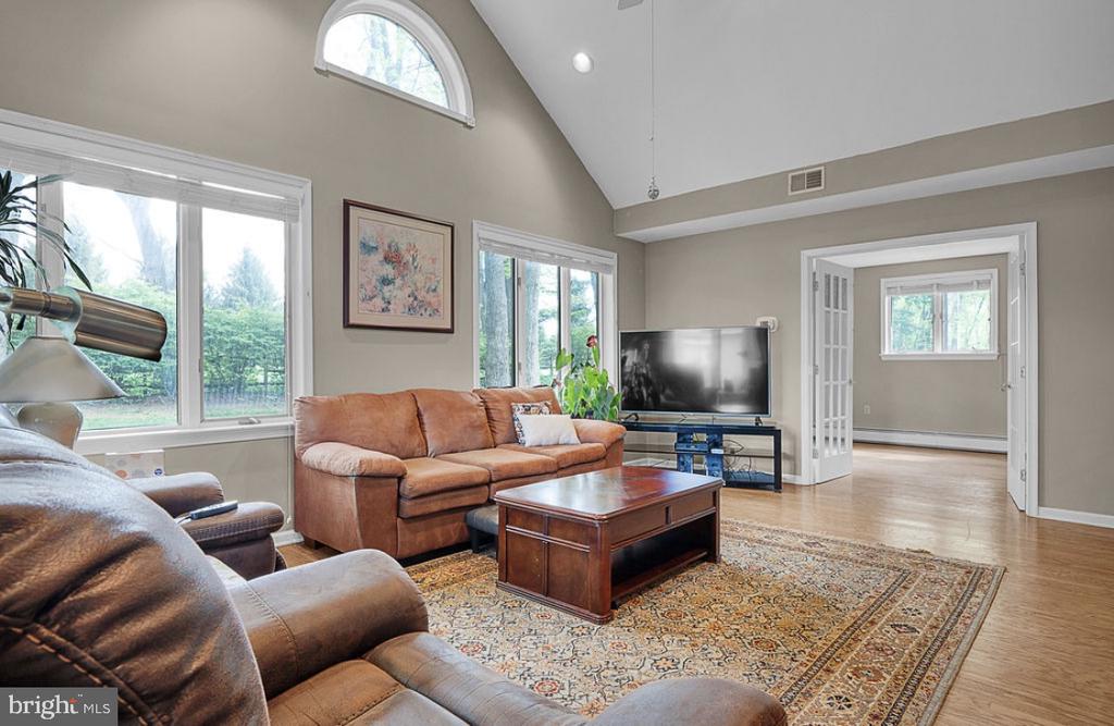 112 Samantha Dr