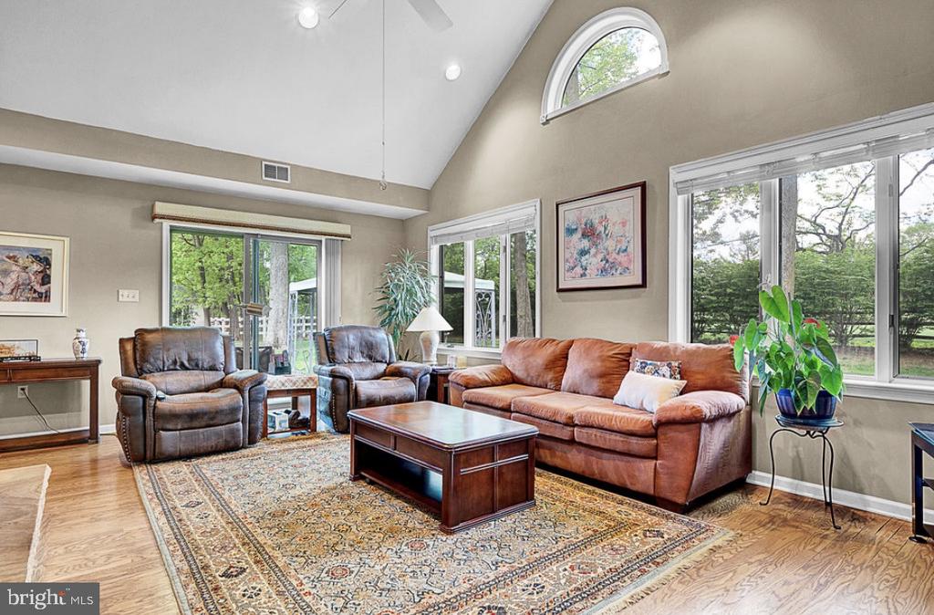 112 Samantha Dr
