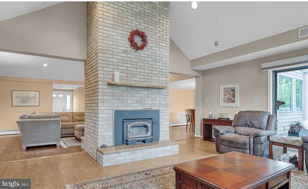 112 Samantha Dr