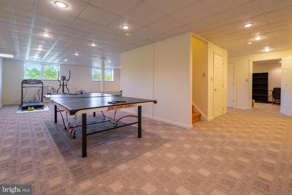 104 Usher Ln